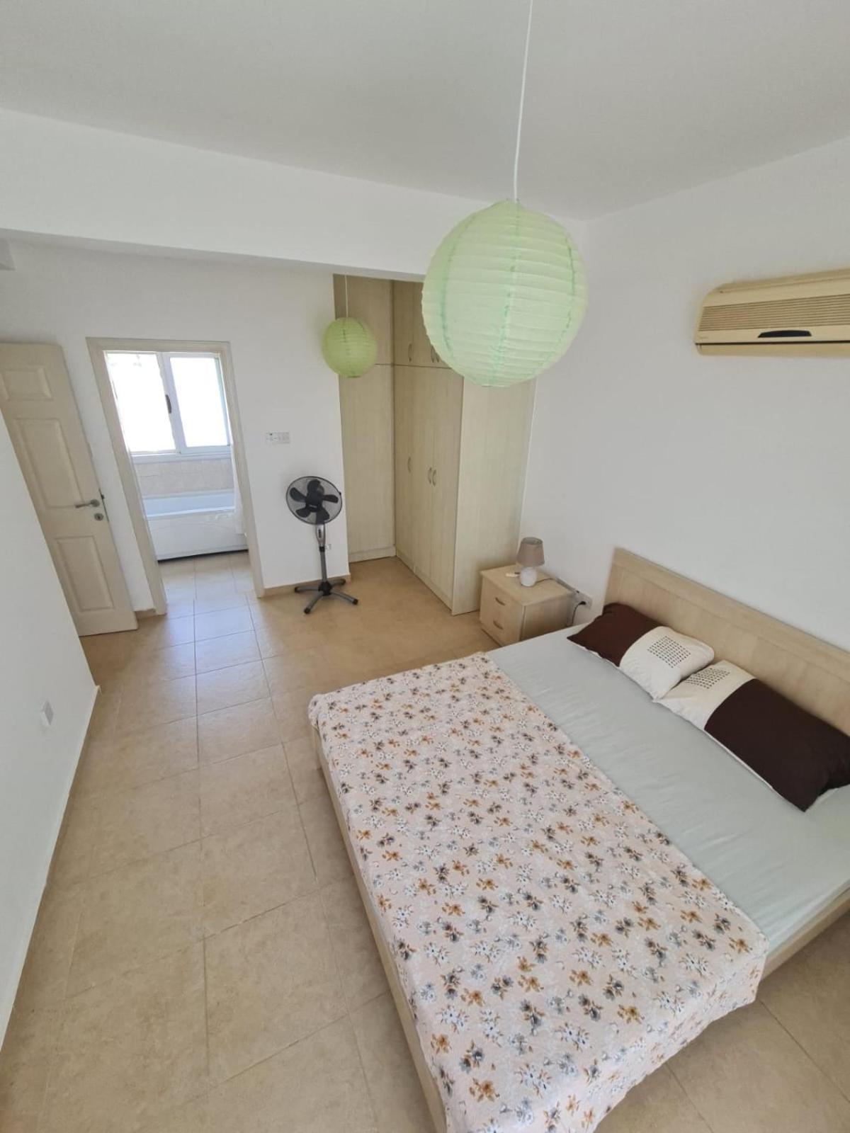 Penthouse With Rooftop Terrace Ακανθού